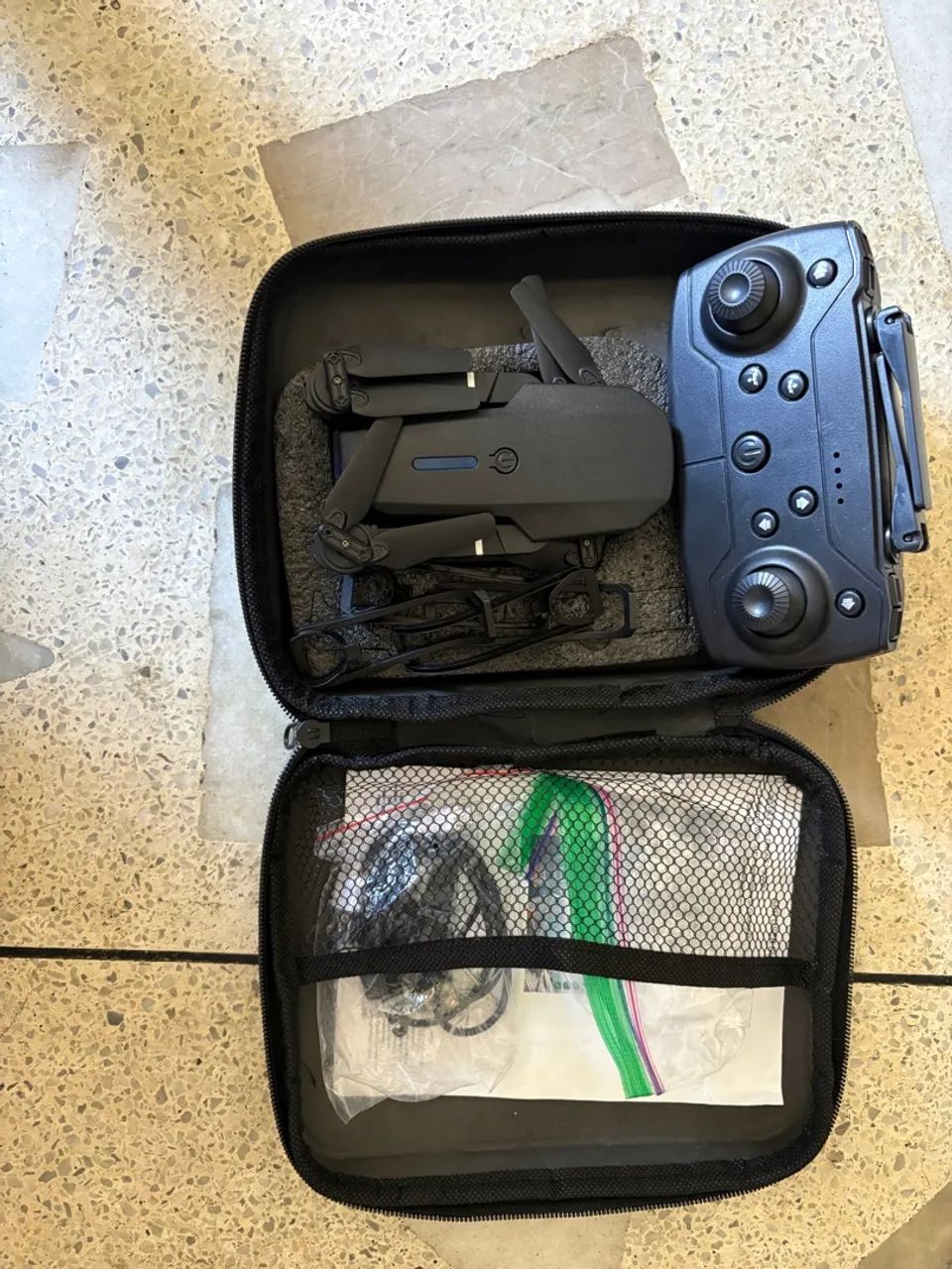 Vendo Drone E88 Pro com 2 câmeras Wi-Fi - Foto 5