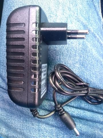AC 100-240V Adaptador Conversor DC 5.5mm x 2.5MM 5V 2A 2000mA - Foto 2