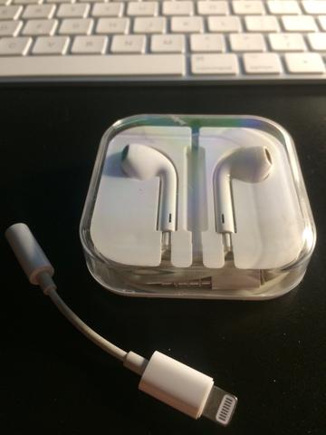 Fone Air Pods Apple P2 + Adaptador Lightning