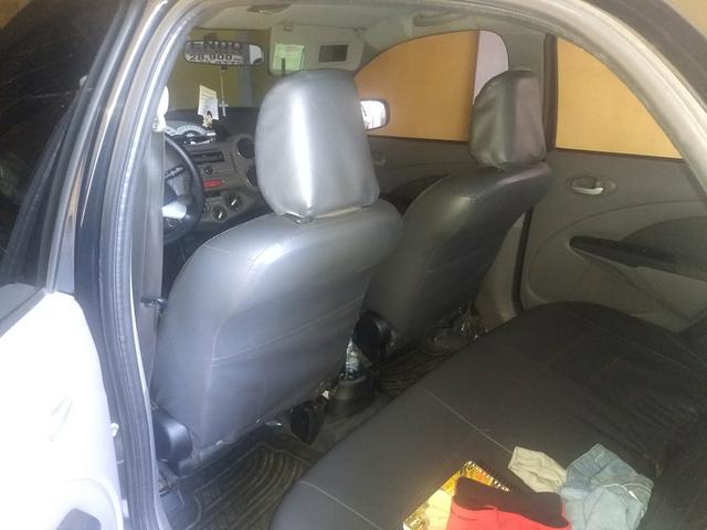 Toyota Etios 2013 Sedan - Foto 3
