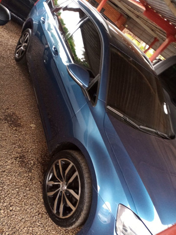 Golf Variant top com teto 2 dono revisão agência baixa km - Foto 14