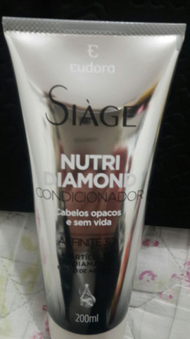 Shampoo e condicionador com partículas de diamante e óleo de abissínia Eudora