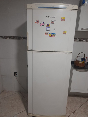 Vendo geladeira enorme em ótimo estado e fogão