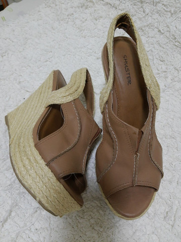 sandalia anabela bege