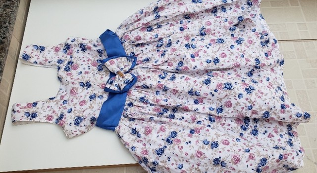 Vestido infantil florido com laço azul tam 5