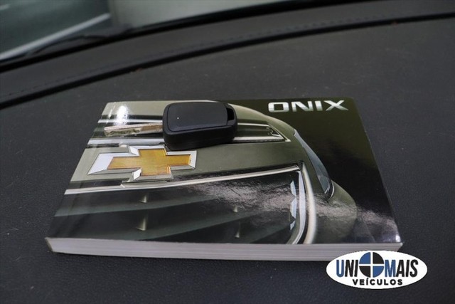 Chevrolet Onix 2015 1.0 LS na cor preta, extremamente cuidado! - Foto 5