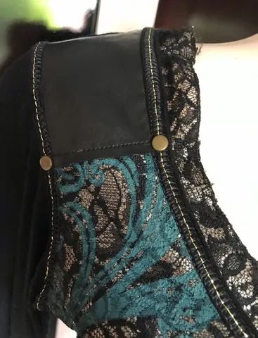 Blusa Preta com vários detalhes - Foto 4