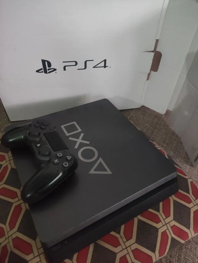 PlayStation 4 Slim 500GB - Cinzento - Edição limitada Silver