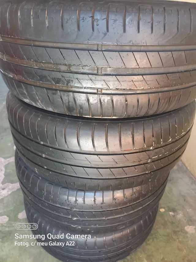 Vendo 4 pneus aro 15 195/55 marca Goodyear mais de meia vida 