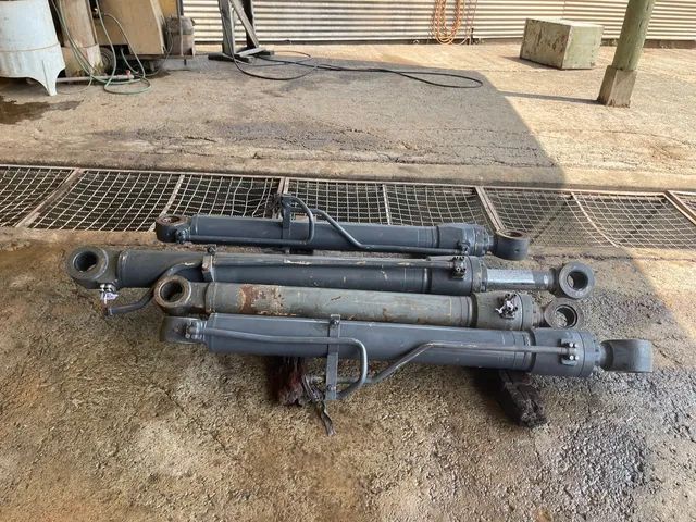 Pistões volvo EC 140 - Foto 2