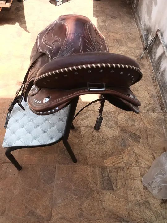 Sela de Montaria em Couro profissional com loro - Foto 2