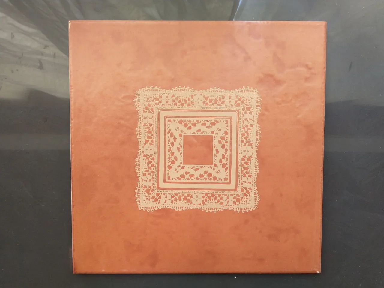 RELÍQUIA!! Piso Cotto rendas d' OURO 18k 29,5 x 29,5cm