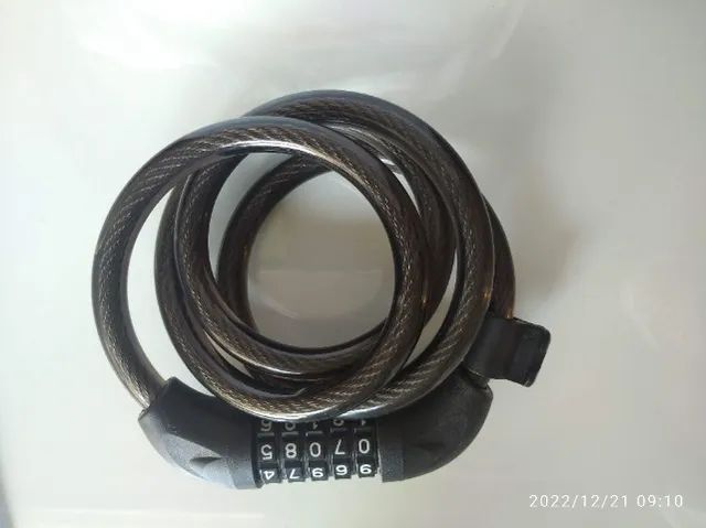 Trava com segredo para moto e bike marca Code, comprimento 1,20 m,  cor preta. 