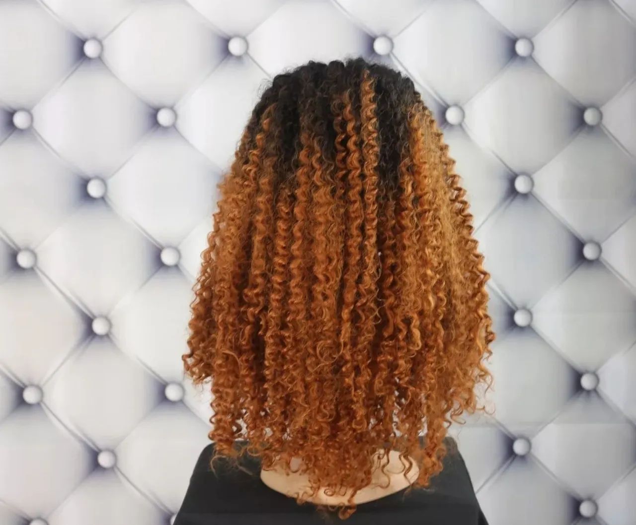 Peruca Lace Front Afro Kinky Curly Castanho e Preto - Foto 3