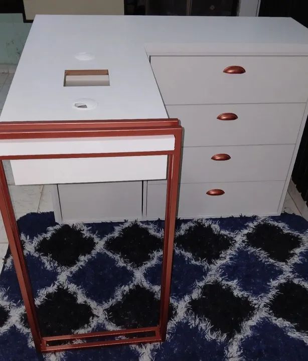 Mesa em L para manicure 