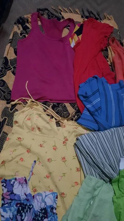 Lote de roupas femininas - Foto 3