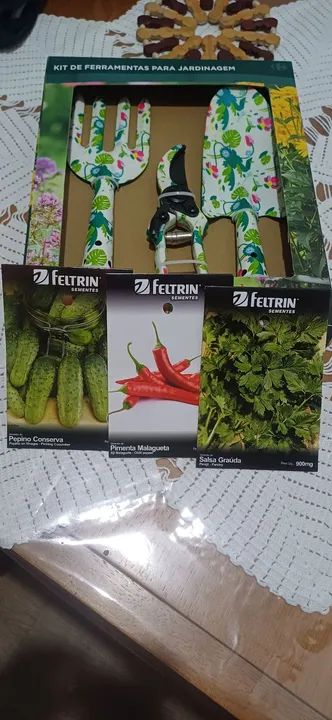 Kit de ferramentas de jardinagem com design floral - Foto 2