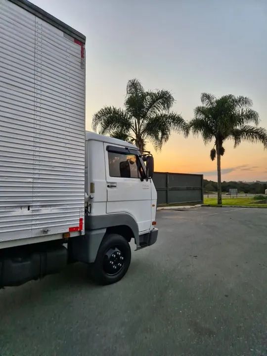 Caminhao baú  VW 8-150 - Foto 2