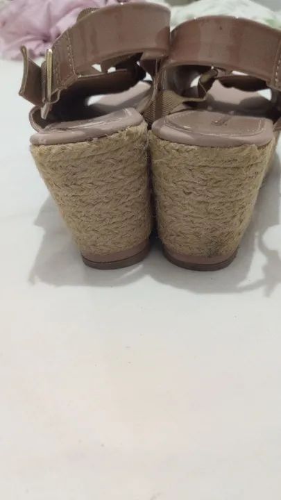 Sandália plataforma linda Tam 37 baixei agora é 39 reais - Foto 2