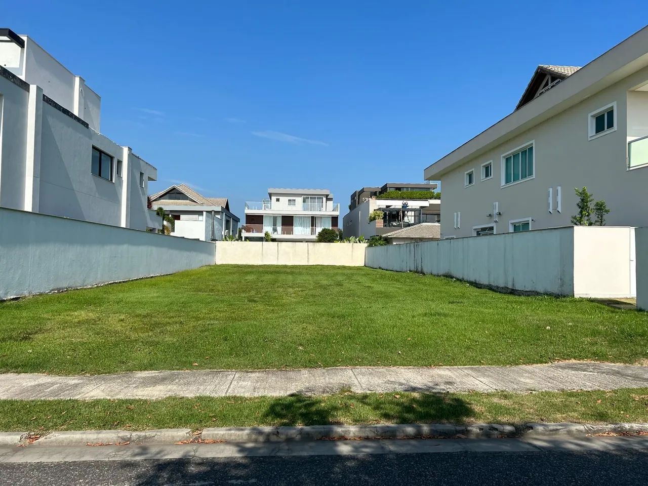 Oportunidade! Terreno no condomínio Alphaville com 656 m², em frente a uma das praças do c - Foto 4