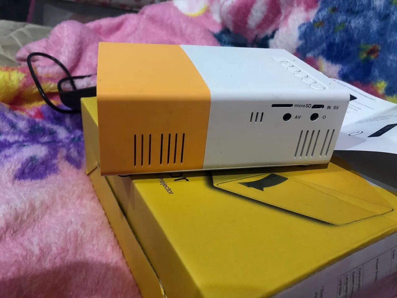 Projetor LED Portátil - Alta Resolução - Novo - Foto 4