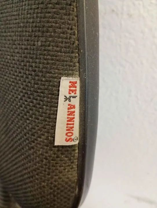 Longarina c/ 3 assentos Melanninos em Estofado / Aço Preto 82 cm x 145 cm x 52 cm - Foto 3