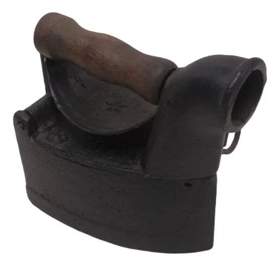 Ferro De Passar Roupa Antigo Carvão - Foto 2
