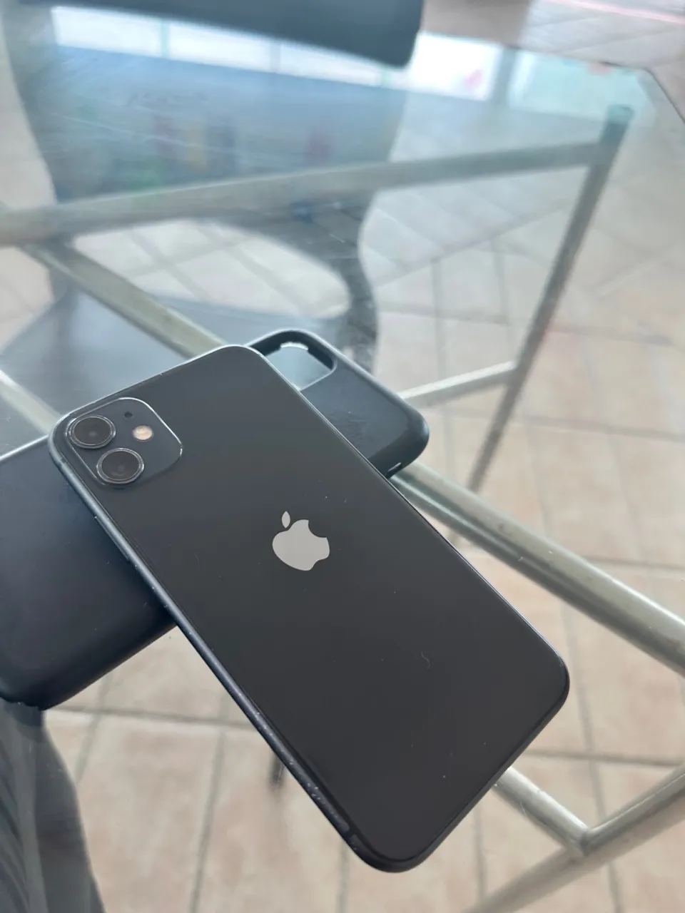 iPhone 11 64 giga em ótimo estado sem marcas de uso
