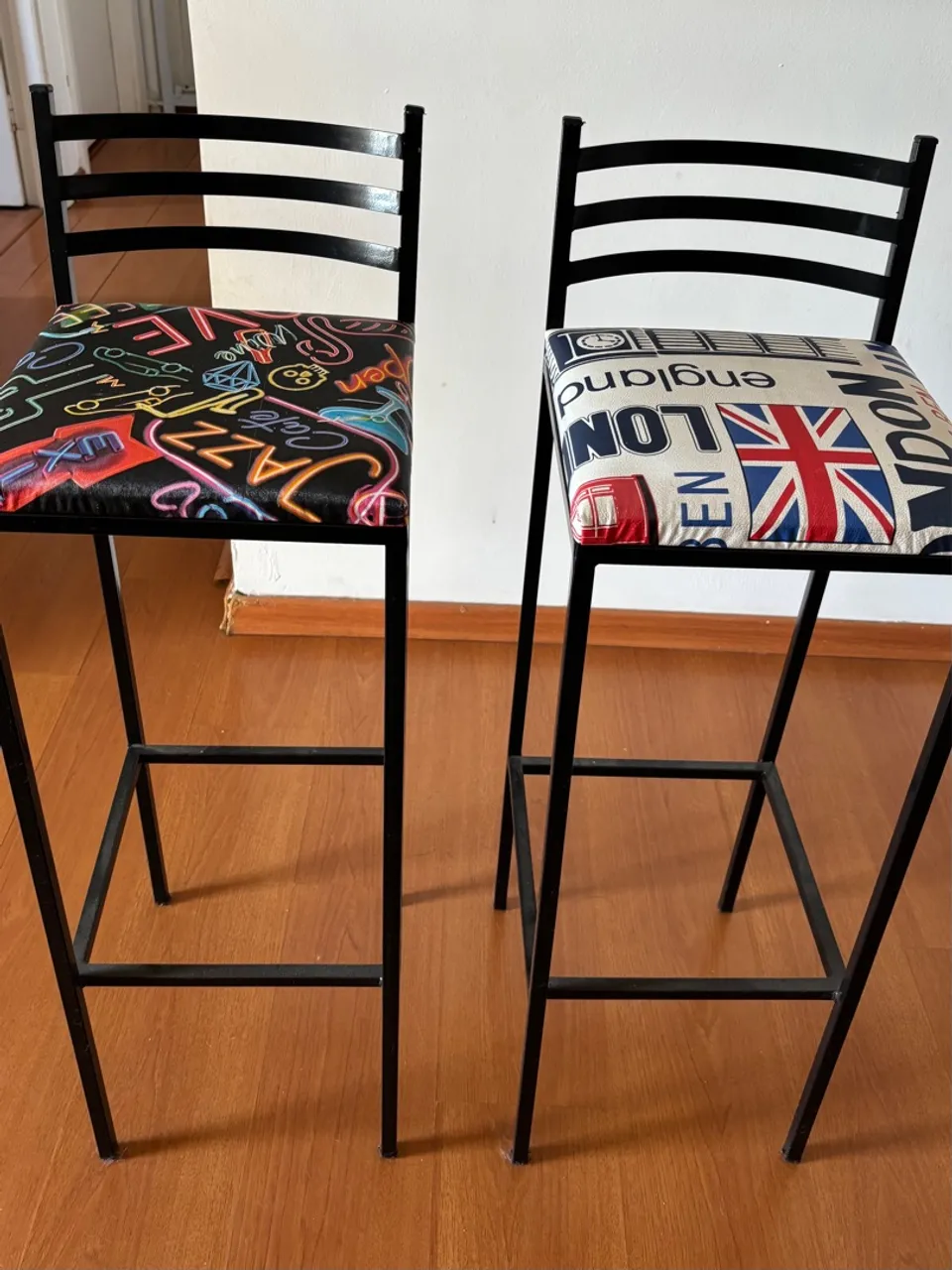 Banquetas Decorativas com Assento Estampado - Par
