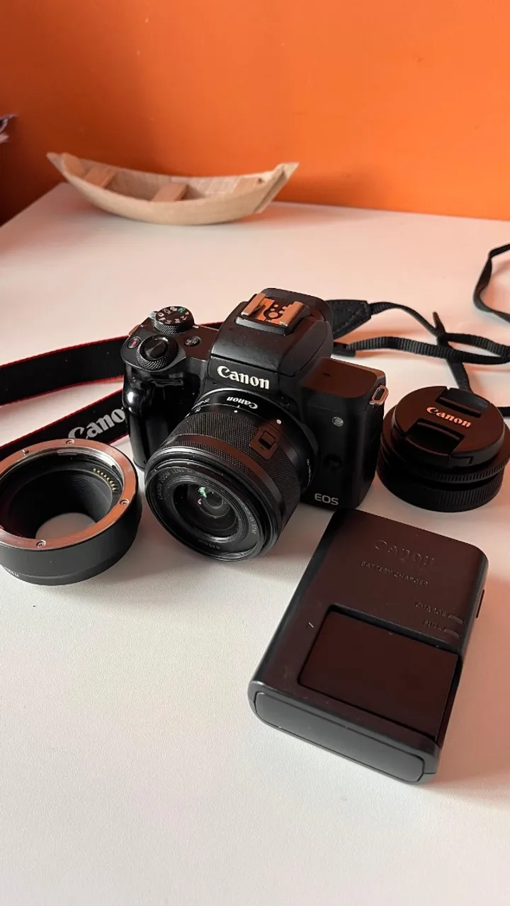 CÂMERA FOTOGRÁFICA CANON M50