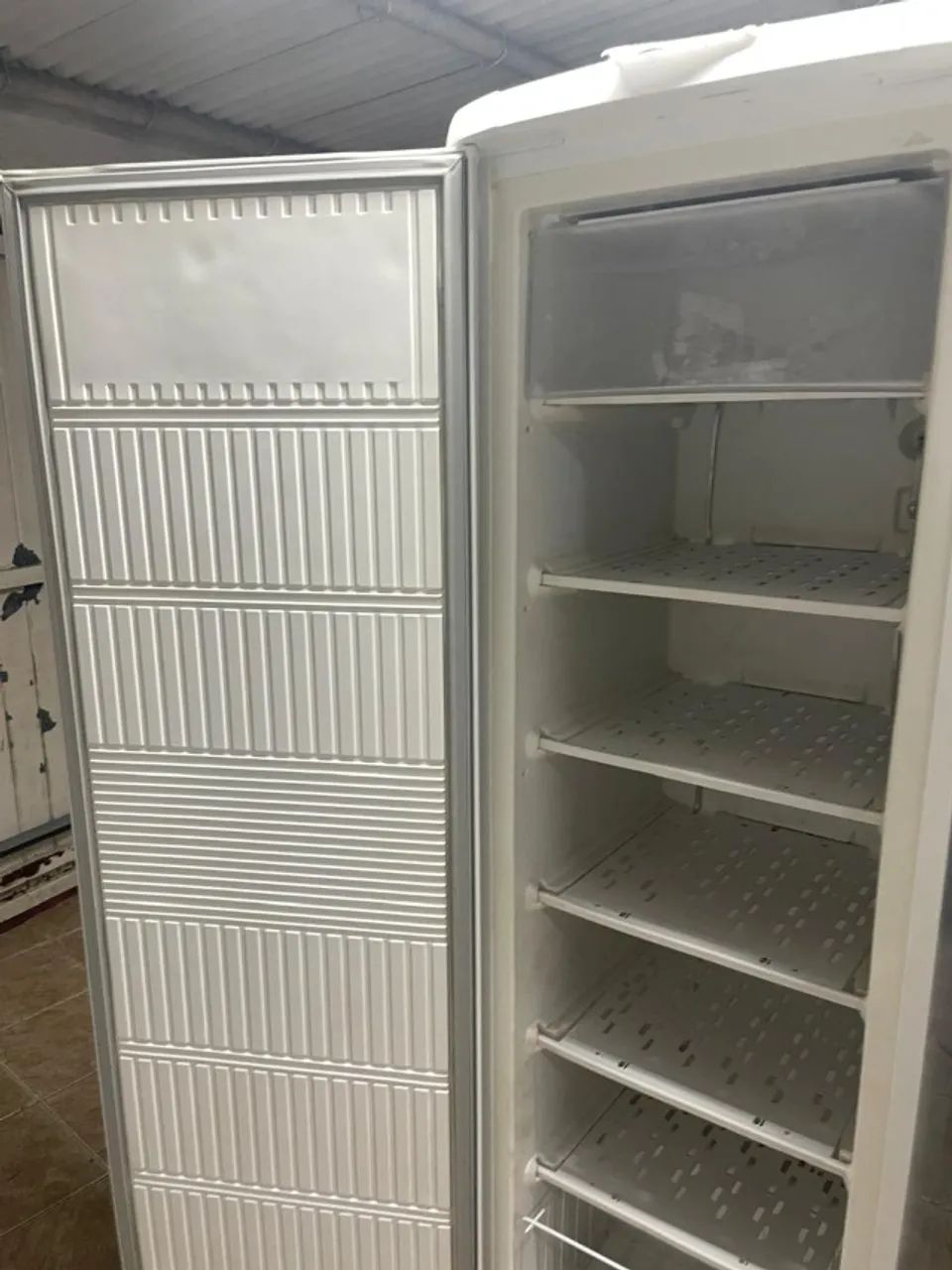 Freezer Vertical  FEI27 Cycle Defrost Inverter com Porta reversível - Foto 2