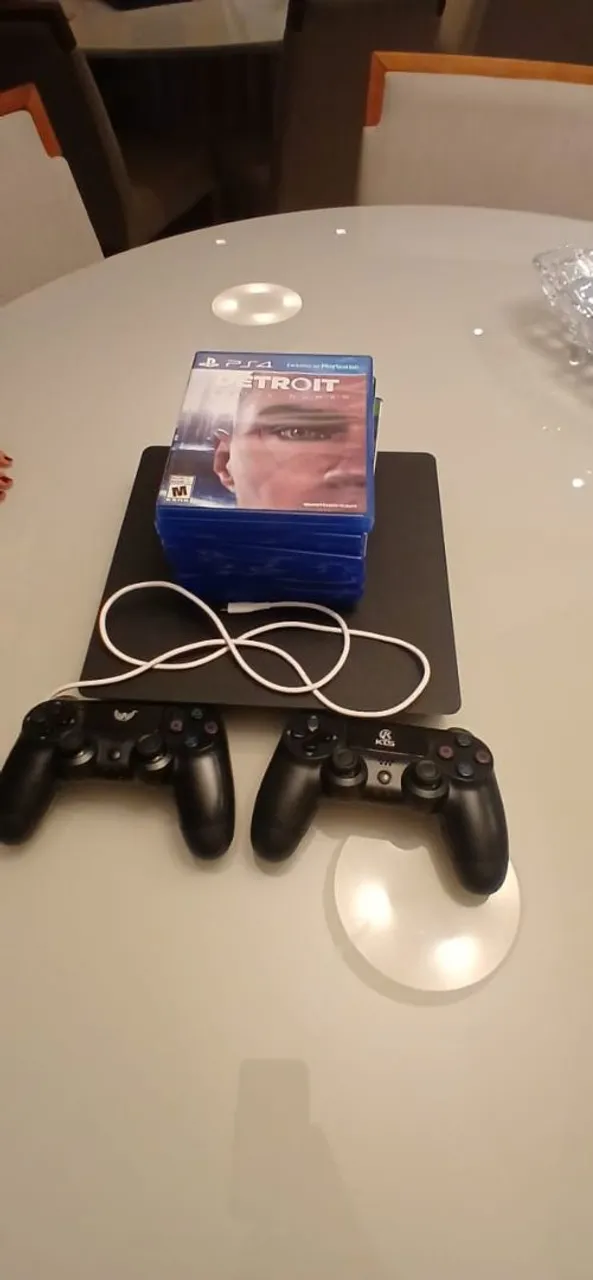 Playstation 4 + 2 Controles + Jogos