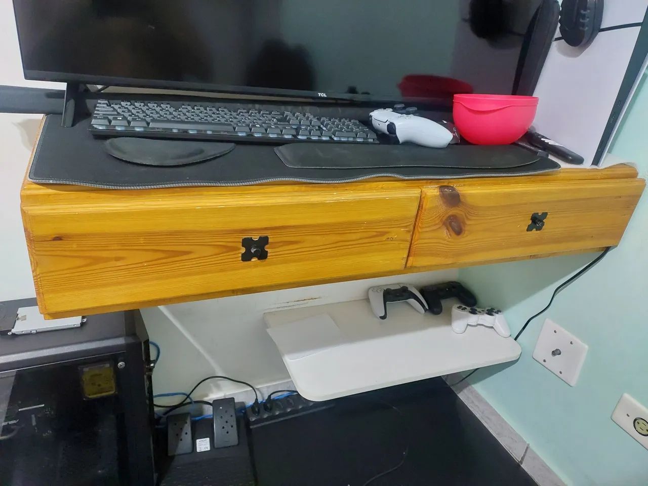 Desk64169297639299124