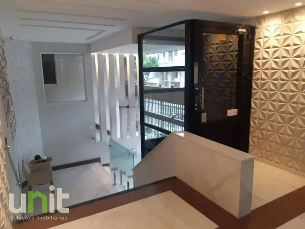 Unit Imobiliária vende apartamento 2 quartos no Edifício Jayme Maciel no Ingá - Niterói