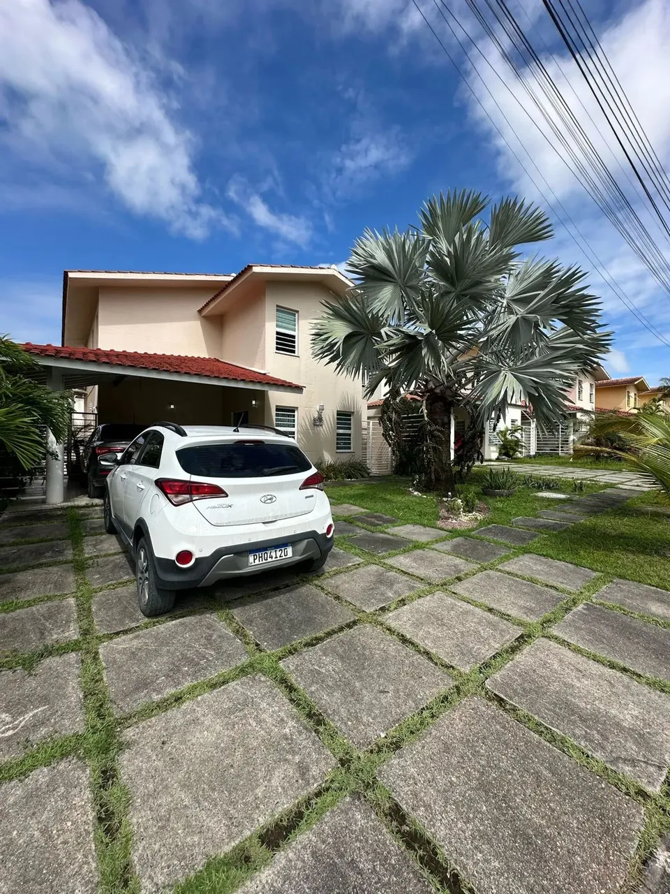 ALUGO LINDA CASA DUPLEX COM PISCINA EM CONDOMINIO FECHADO