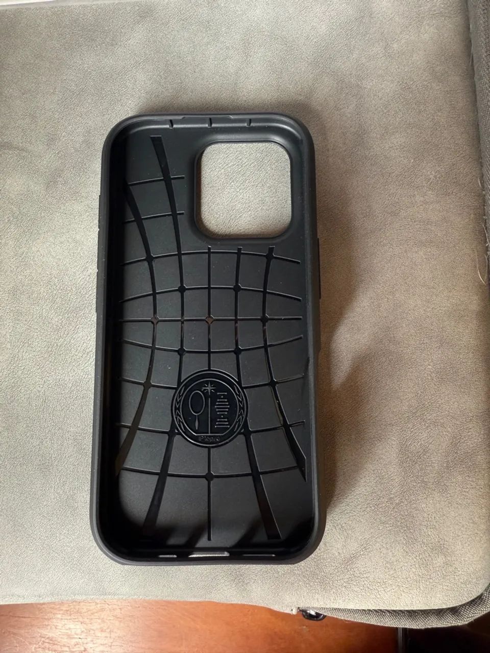 Capa IPhone 16 pro porta cartão - nova - Foto 3