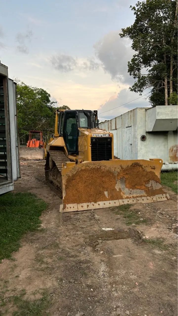 Trator de Esteira Caterpillar D6n
