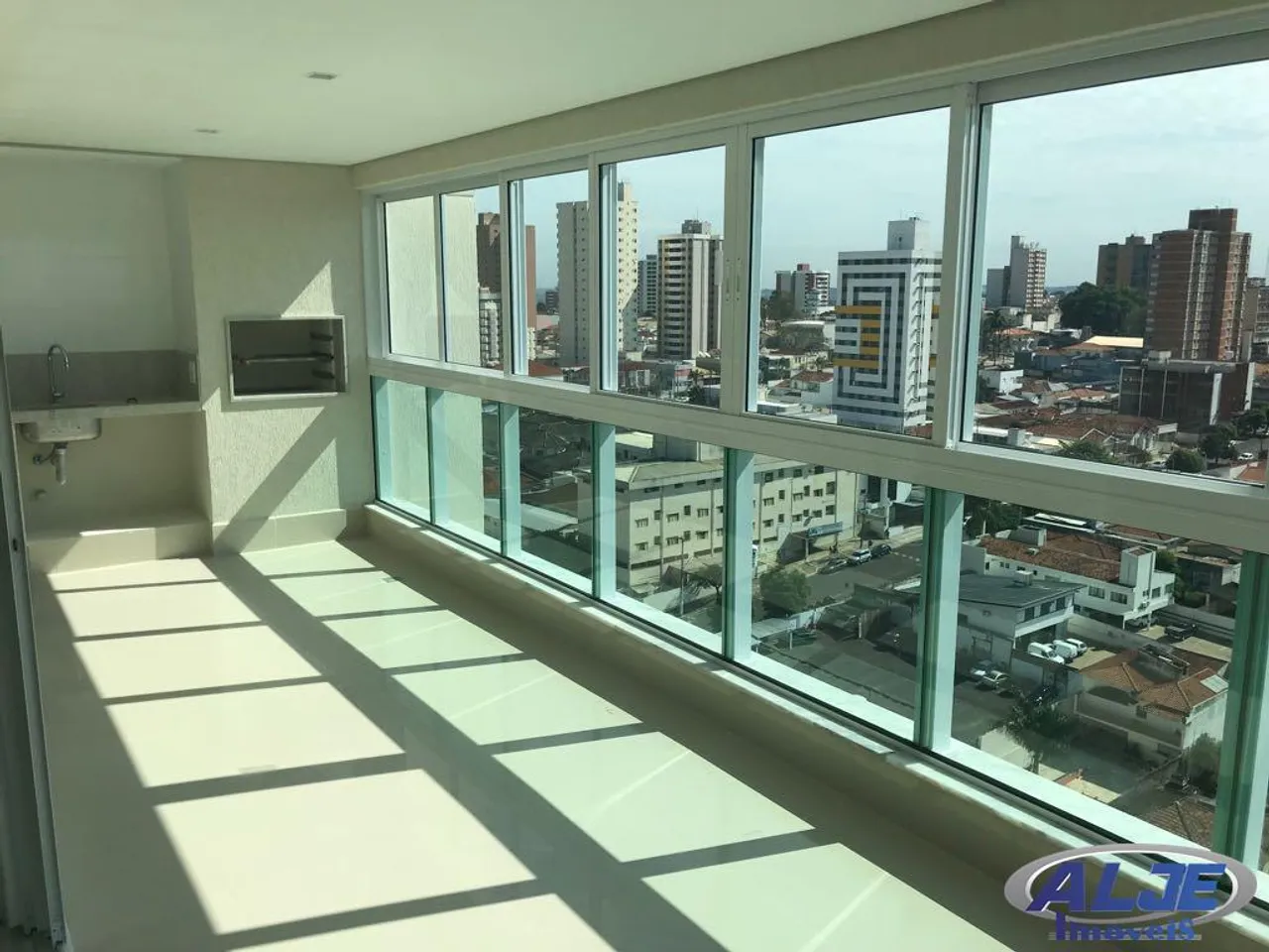 VENDE-SE Apartamento NO MARSELHA (EDIFÍCIO MARSELHA) - MARÍLIA/SP