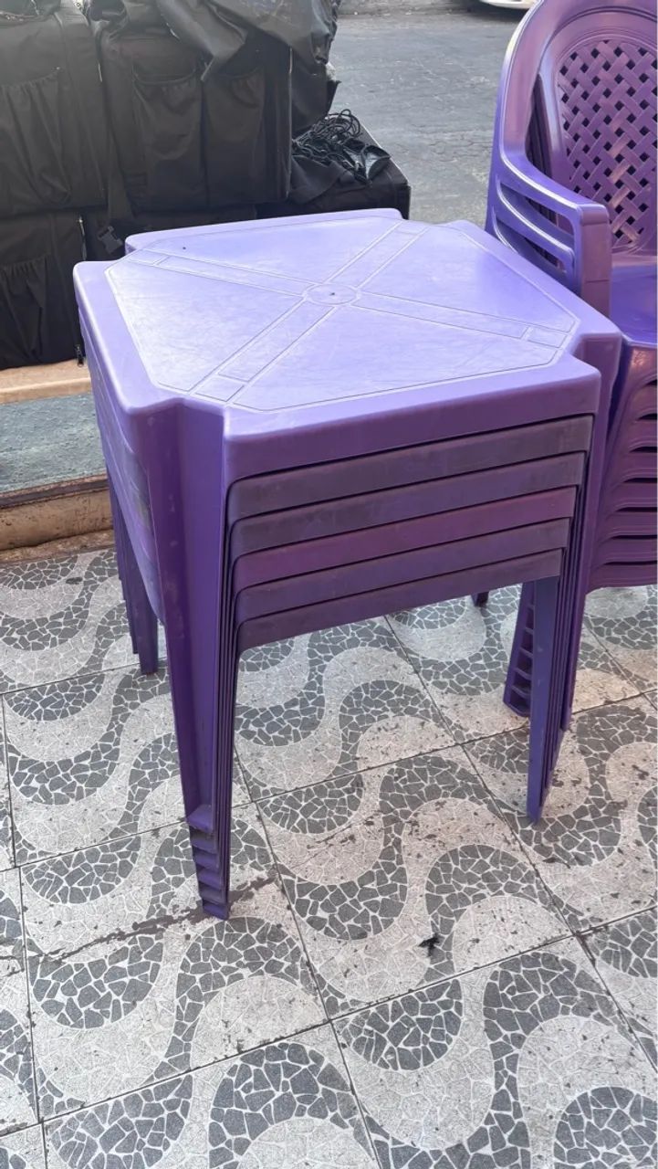 Conjunto de Cadeiras de Plástico Roxo - Foto 2