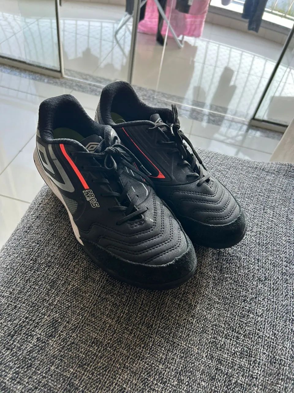 Chuteira Umbro tam 3964305180683010121
