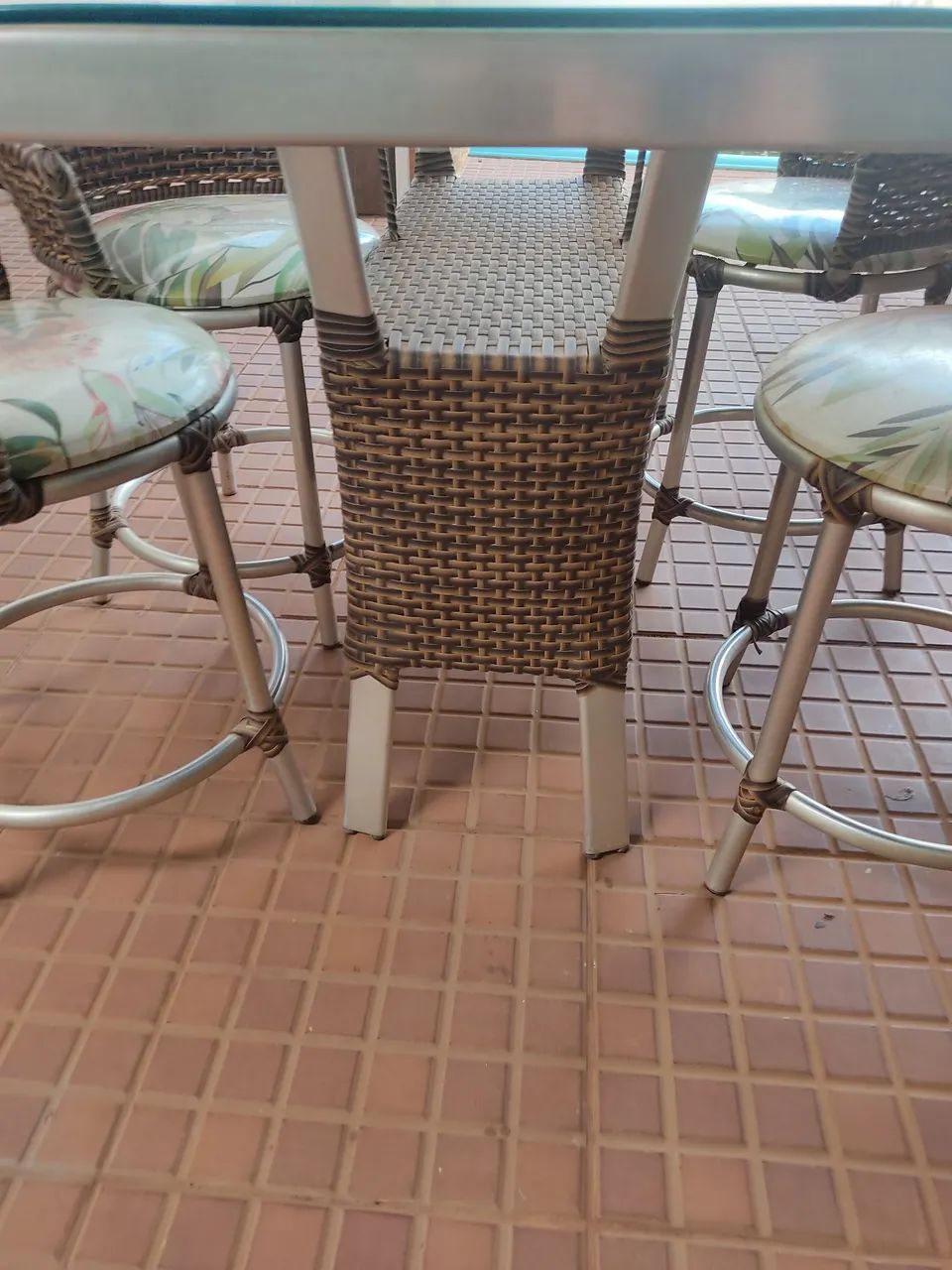 Conjunto de mesa e cadeiras  - Foto 4