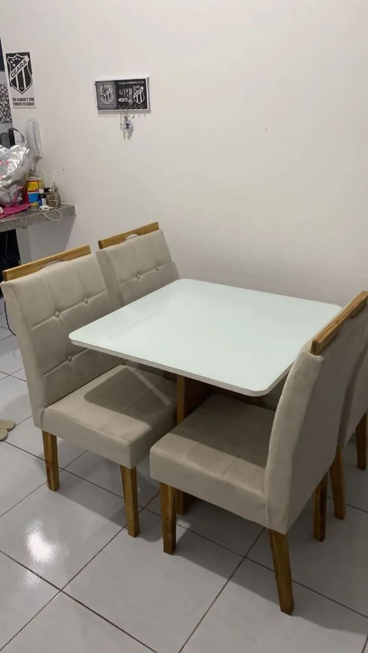 Mesa de Jantar com 4 Cadeiras novas  - Foto 2