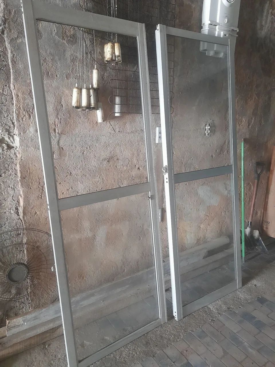 Porta de vidro de varanda 2 folhas 2,05 X 1,50 cm  sem trilhos 