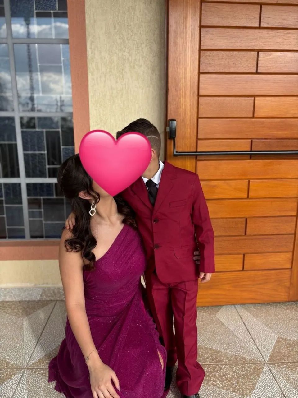 3 peças Vestidos de madrinha cor Fúcsia e terno marsala infantil 