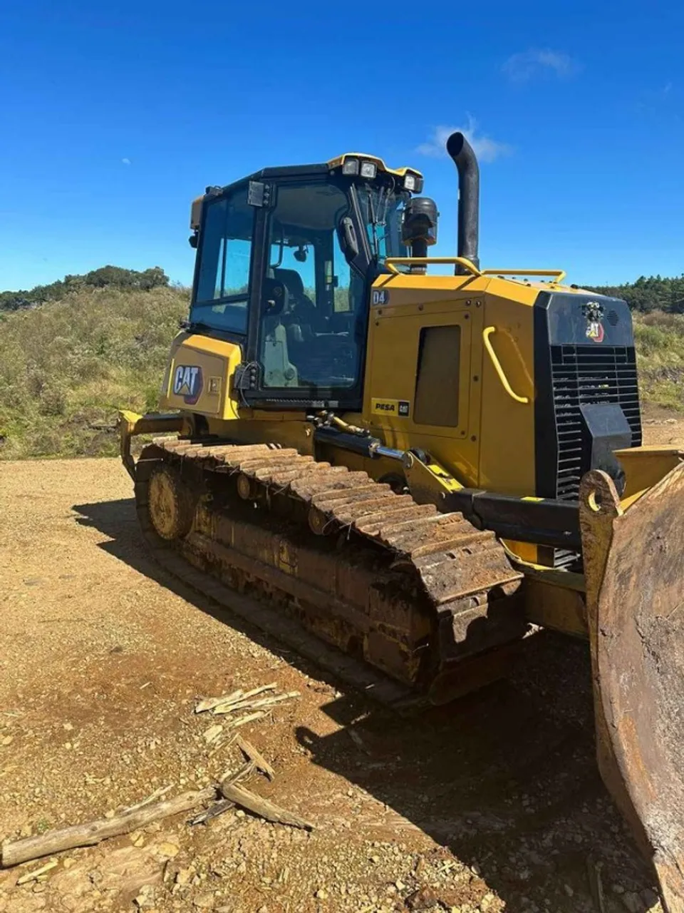 Trator de esteira Cat D4 ano 2023