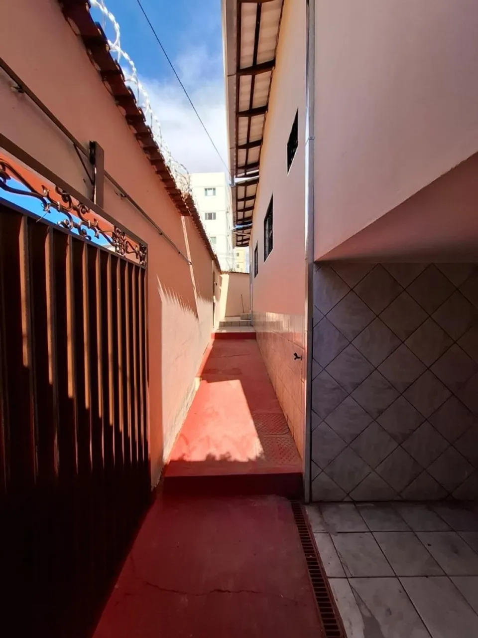 ALUGA SE CASA PRÓXIMO AO ANA SHOPPING 