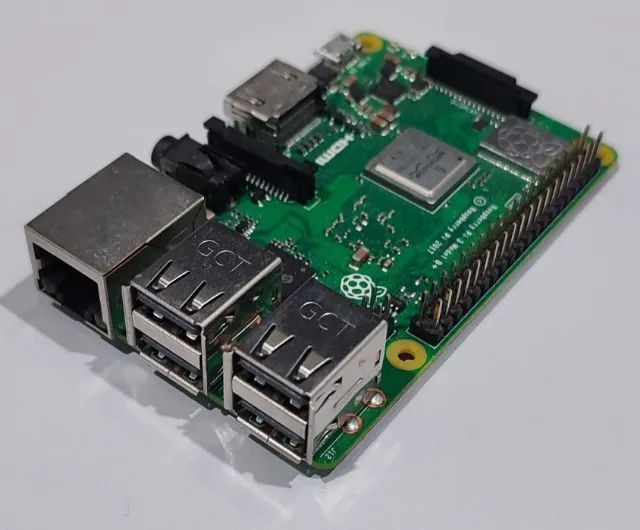 Raspberry Pi 3B+ Funcional com Case e Fonte - Foto 2