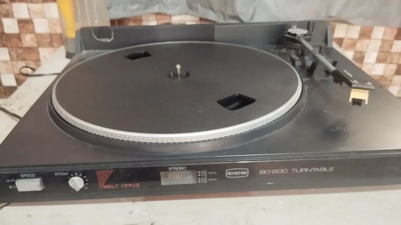 Toca discos CCE BD200 - Foto 4