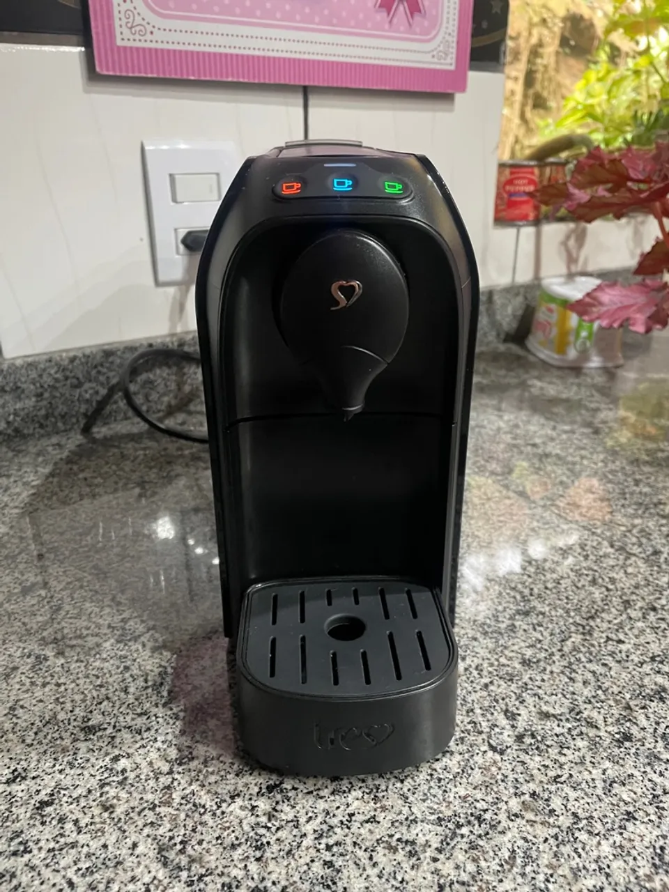 MÁQUINA DE CAFÉ EXPRESSO PASSIONE TRÊS CORAÇÕES