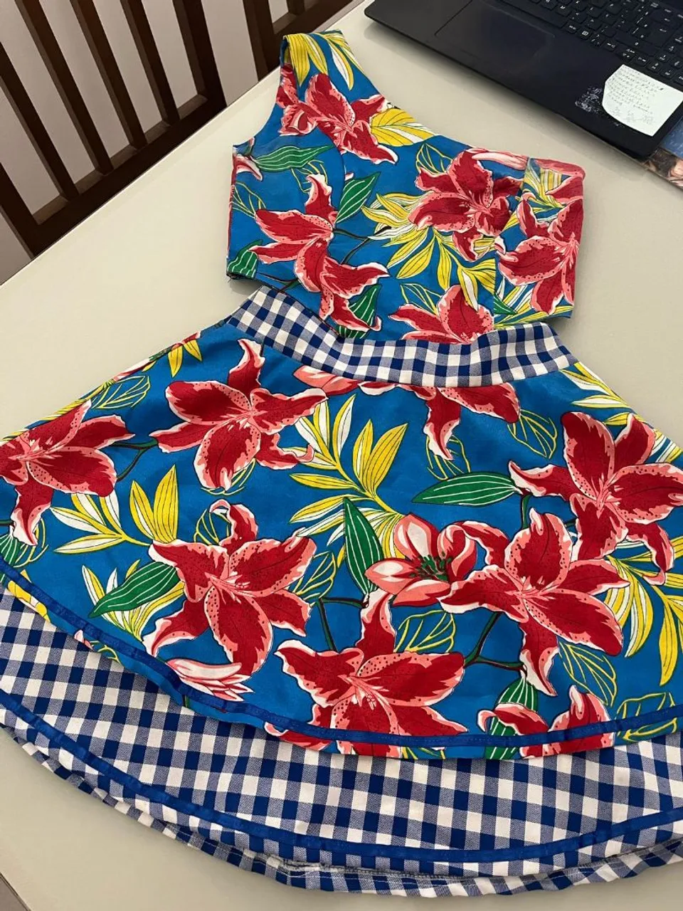 Conjunto Floral com Saia e Top
